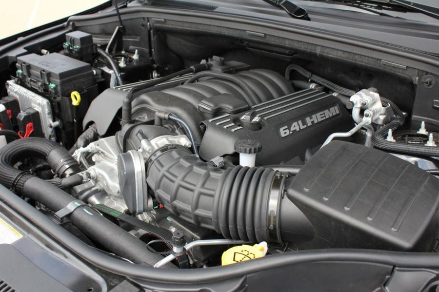  Jeep Grand Cherokee SRT8 2012 года  (фото 43 из 186)